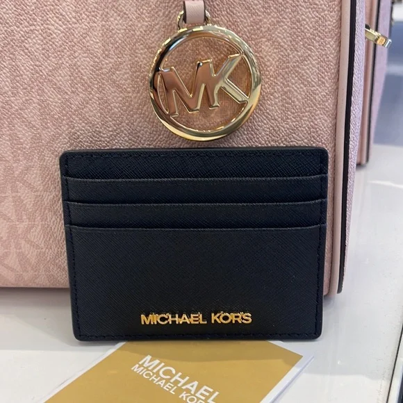 MICHAEL KORS
Leather Large Card Holder Case Wallet
Black
NWT - Picture 6 of 16